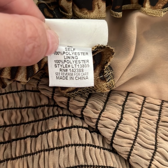 ESSUE LEOPARD PRINT CROPPED TOP - Picture 14 of 15